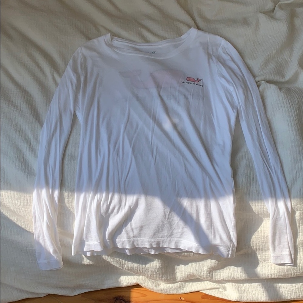 Vineyard Vines white tee
